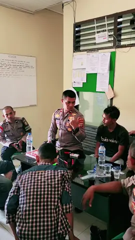 alhamdulillah  menjembatani mediasi perselisihan sopir L 300 yang hampir baku hantam dijalan Medan - B.Aceh alhamdulillah berakhir  Damai. 