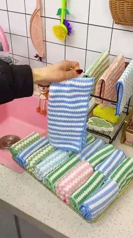 950ksh 5pcs High quality microfiber kitchen towels -Material: microfiber -Colour: as displayed -Size:30*30cm -High quality, super absorbent,soft  #skhouseholds #householditems #kenyantiktok🇰🇪 #tiktokkenya🇰🇪🇰🇪🇰🇪 #creatorsearchinsights 