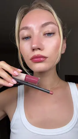 @M.A.C Cosmetics Store @maccosmetics Lip liner: Cool Spice @Fenty Beauty Lip gloss: 08 Riri 
