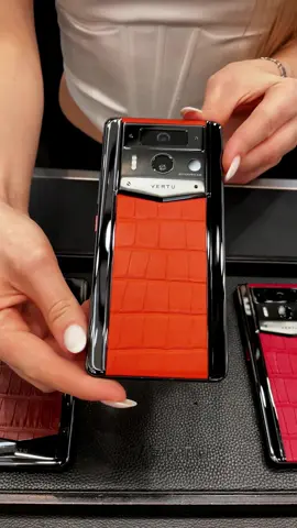 VERTU caught my eye. My dollars couldn’t sit still. So I took it home. 💳🛍️ #Vertuphonereview #Vertuphoneprice #Vertuphonegamingtest #rich #richlife #viral #fyp #foryou #luxury #luxurylife #money #moneytalk #SoftFlex #LuxuryLifestyle #RichPeopleThings #LuxuryUnboxing #PhoneUpgrade #OnlyOnTikTok #BillionaireVibes #TikTokMadeMeBuyIt