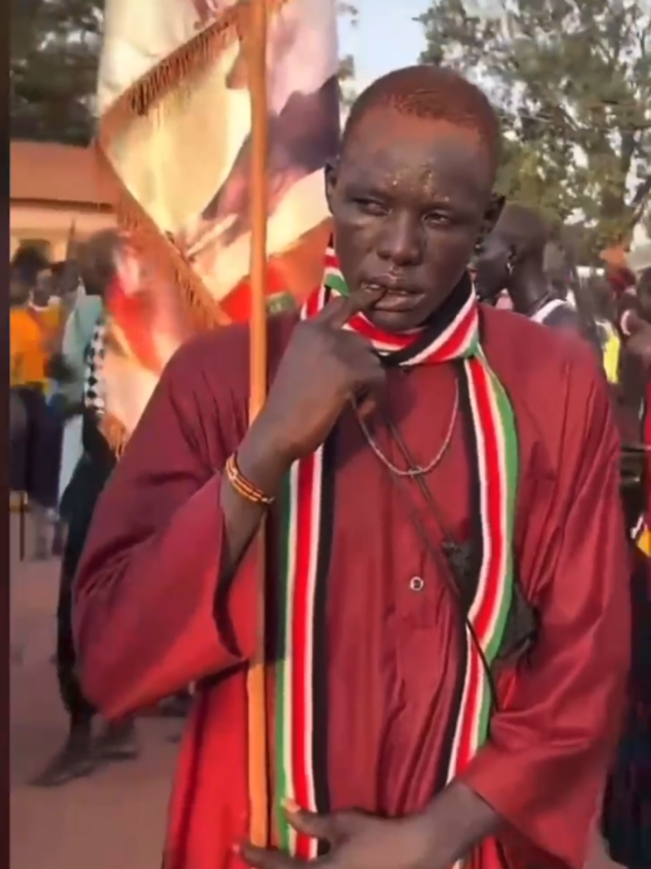 this guy is an undiscovered comedian walai 🤣🤣 Abang Marial aka Abang Nhomlau😁#apuotmachar #Jiengcultures @Apuotmachar 