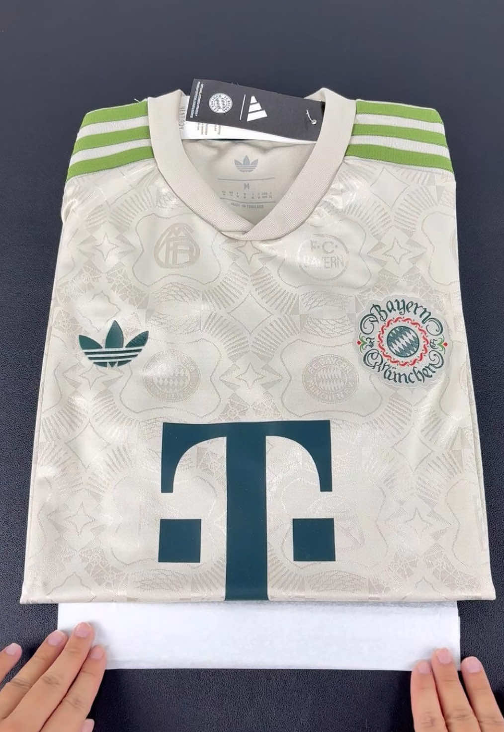 Bayern Munich 2025-2026 Commemorative Special Edition New Football Jersey. Have you ever seen a better jersey than this?#fyp #bayernmunich #footballjersey #newjersey #footballtiktok 