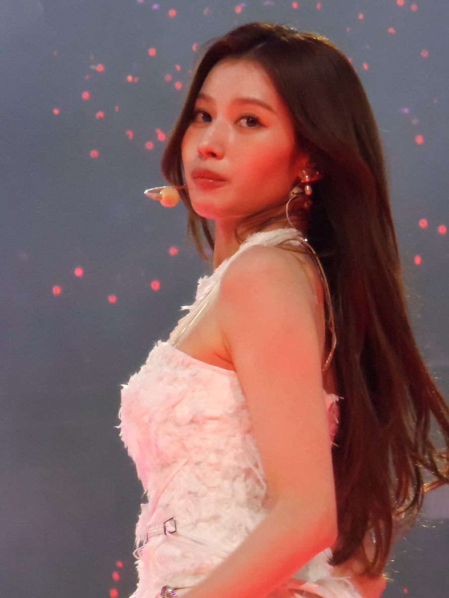 SANA focus Strategy fancam. No gatekeeping TWICE This is For Bulacan Philippines #SANA #TWICE #strategy #사나  #twice_5th_world_tour_bulacan 