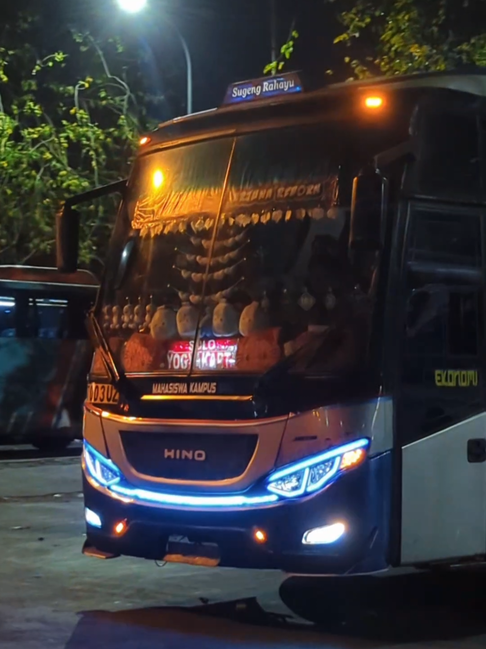 Duh aduh emang asyiiikk💃🏻 #sumbergroup #sugengrahayu #w7003uz #videobus #bismillahfypシ 