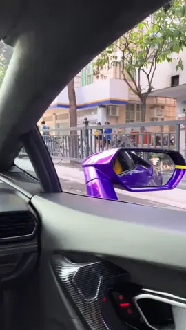 Lúc này, bạn có hiểu được cảm giác trẻ trung và đầy hứa hẹn không? #Lamborghini 