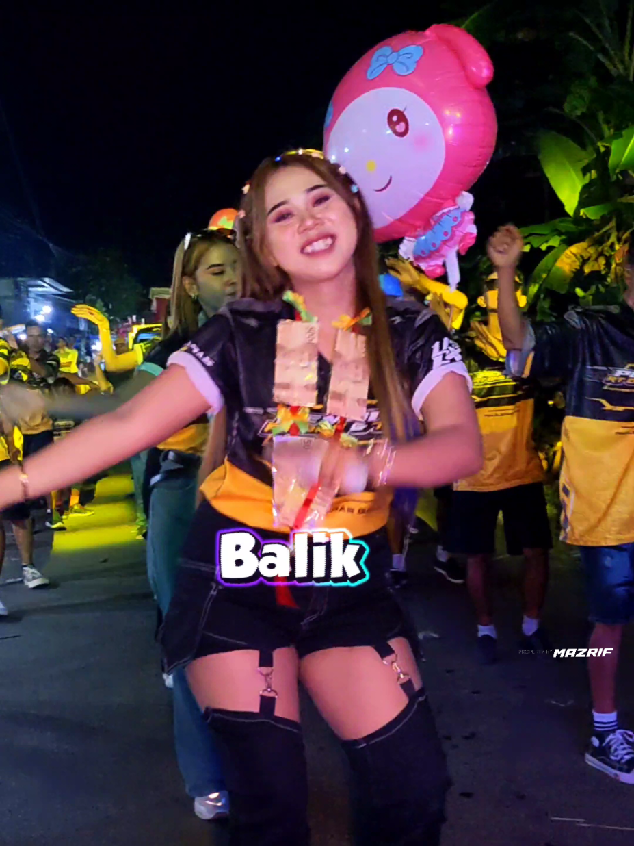 Gayeng tenan loh 😜🤙 #CapCut #karnavalsembon2025 #soundviral #dancerhoreg #lumajang24jam 