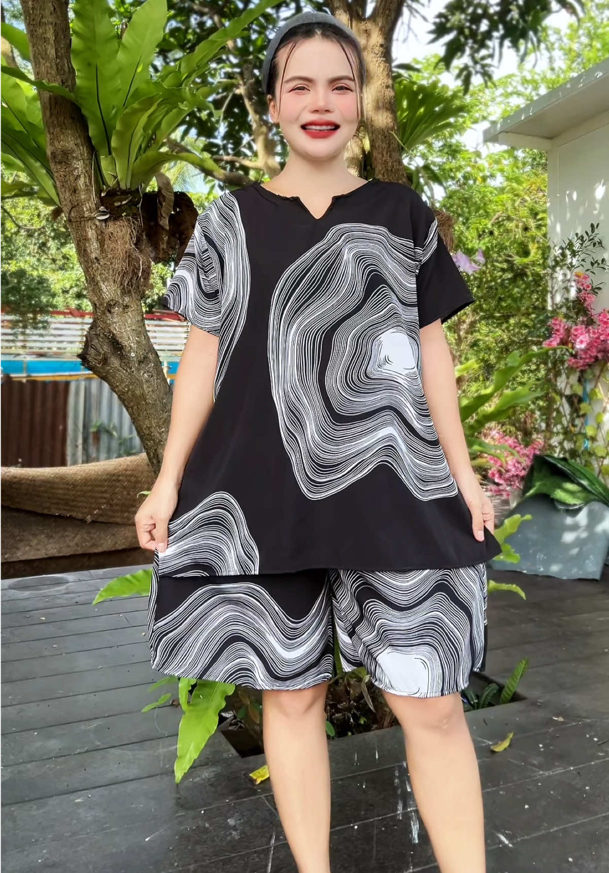 ชุดเซ็ตขาสั้นผ้าไหมอิตาลีสวมใส่สบายสาวอวบใส่ได้#ชุดเซ็ตขาสั้น #ชุดเซ็ตสาวอวบ #เสื้อผ้าแฟนชั่นผู้หญิง #ชุดเซ็ทสวยๆ 