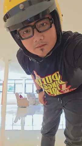 Iki kaos netrall, kaos warung kopi ga ono hubungane sama skali kro ciiilatt, perguruan, utowo organisasi manapun. 🙏🙏🙏 Mas aku wedi nek gwe kaos iku mengko kaosku djabbell, yoo jabbelleen gantii semppaakkee, tak wehi tutoriiall tp tulong ojo mbok sebarno yaaa 🙏🙏🙏 #bismillahfyp  #sedulurtunggalkopi 