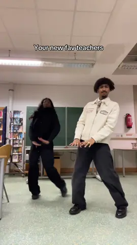 👨🏽‍🏫 @Kavi.ndk dc:@Dazumno #school #coolteachers #dance 