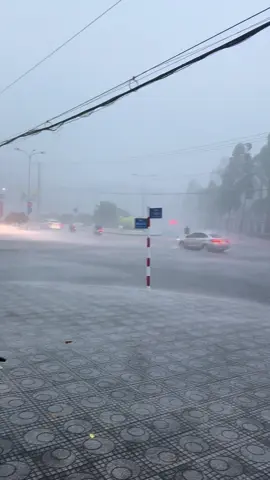 Rạch Giá chiều nay mưa to ngập cả đường🥲🥲 #xuhuongtiktok #trucdao9396 #muabao #fypシ #68 