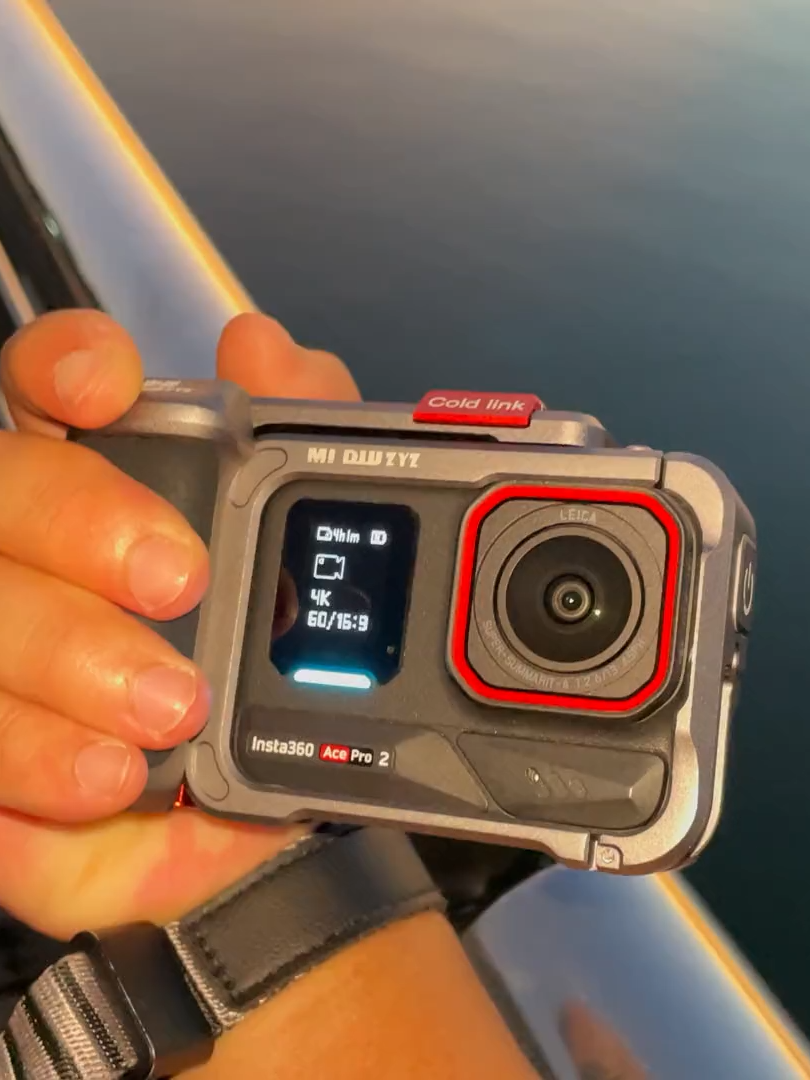 用影石Acepro2的徕卡滤镜拍晚霞真的太美了 #影石acepro2 #影石 #生活 #影石创意运镜大赛 #米丢街拍