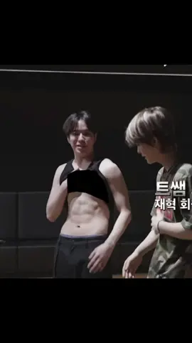 แก~อีวายจีทำถึงมากไม่เซ็นเซอร์กล้ามแจฮยอกแล้วทำดีเวอร์รักอีวายจีก็ตอนนี้แหละ🦁🤭💪🏻💪🏻 ##jaehyuk##แจฮยอกผัวด้อม##พี่เควินtreasure##treasure##트레저@@yg_treasure_official