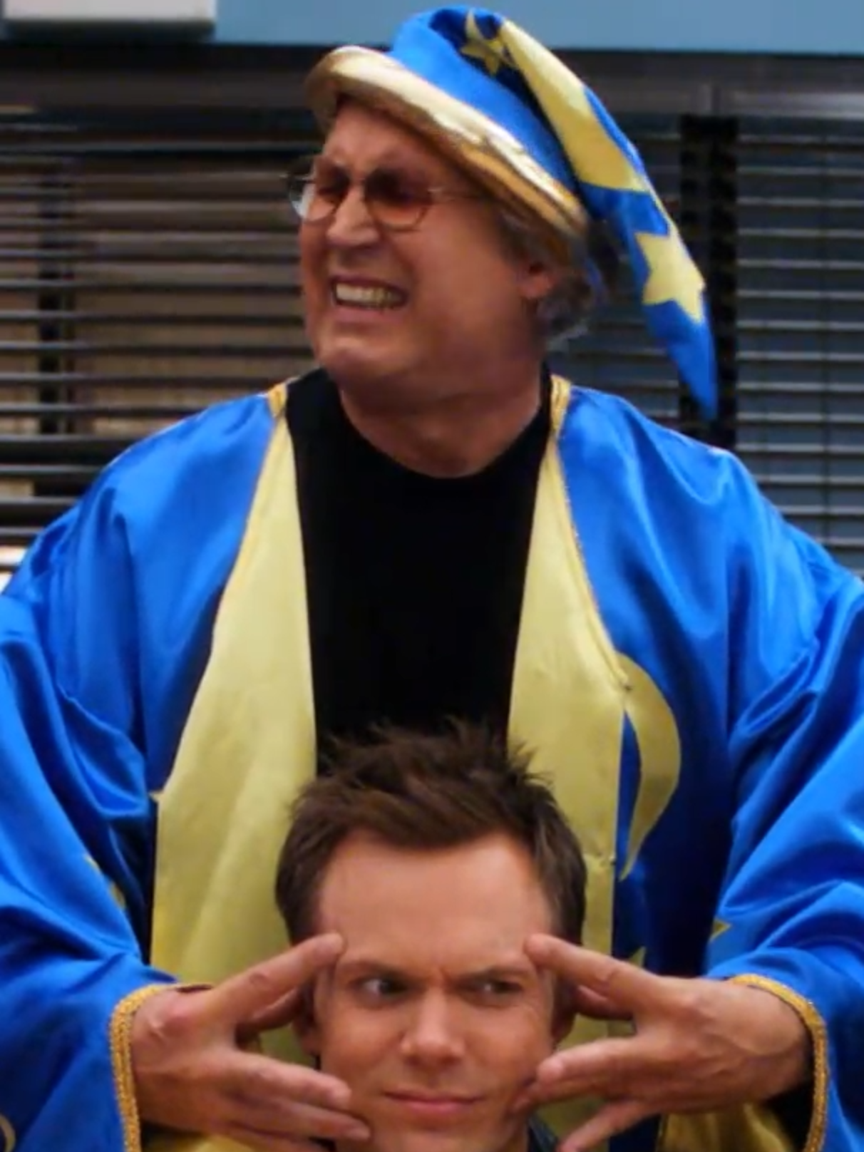 not jeff trying not to laugh 😭 stream #community on @peacock, @hulu and @tubi #chevychase #tvshow #sitcom #hilarious