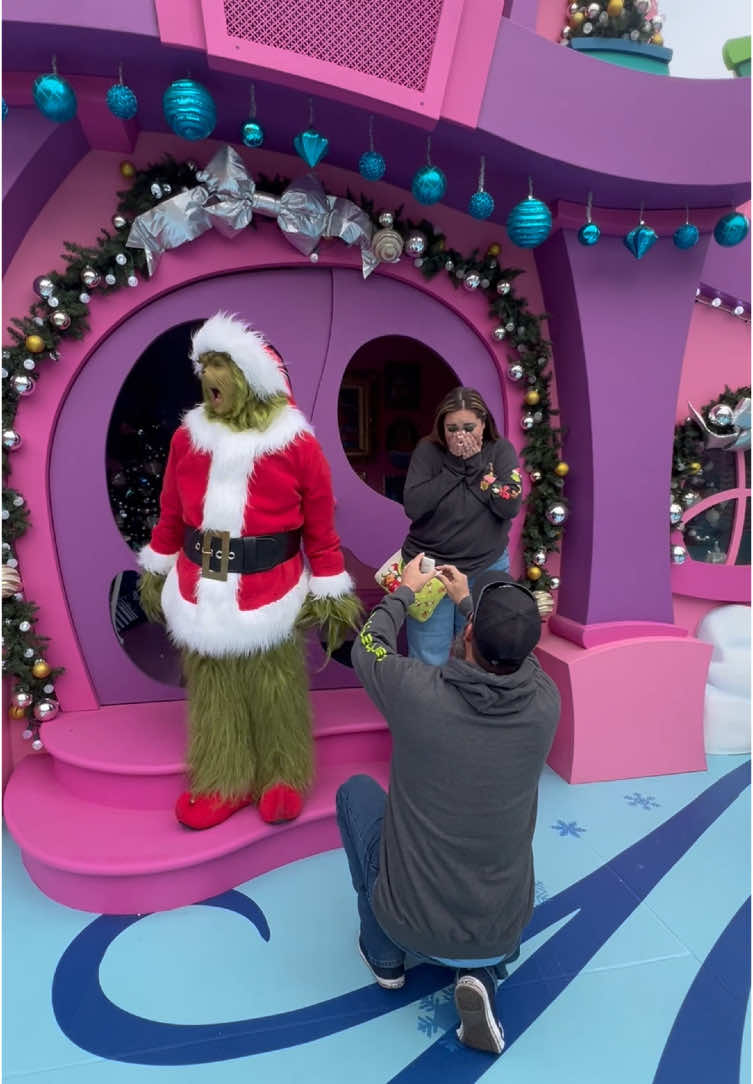 Grinch funny🎄✨🤣#Foryou #Funny #happy #funnytiktok #universalstudios #grinch #funnyvideos