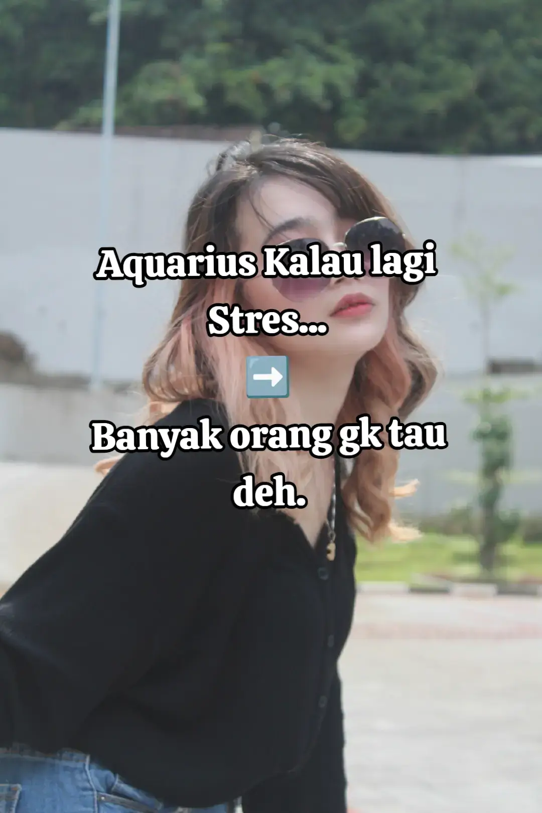 Bukan nggak butuh orang lain, Aquarius cuma nggak mau jadi beban. Tapi dalam sepi, mereka berharap ada seseorang yang tetap tinggal, meski mereka tak meminta❤️ #sifataquarius #faktaaquarius #zodiak #tentangaquarius♒ #aquariuszodiac 