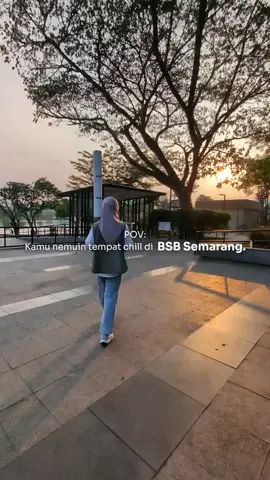 Buat yang masih nyari jalan ke Blues, kami bantu tunjukkan jalannya. Karena perjalanan yang indah dimulai dari arah yang tepat. ——————— BLUES by Blue House Alamat 📍 Compound Space Danau BSB Blok C Jl. Boulevard BSB