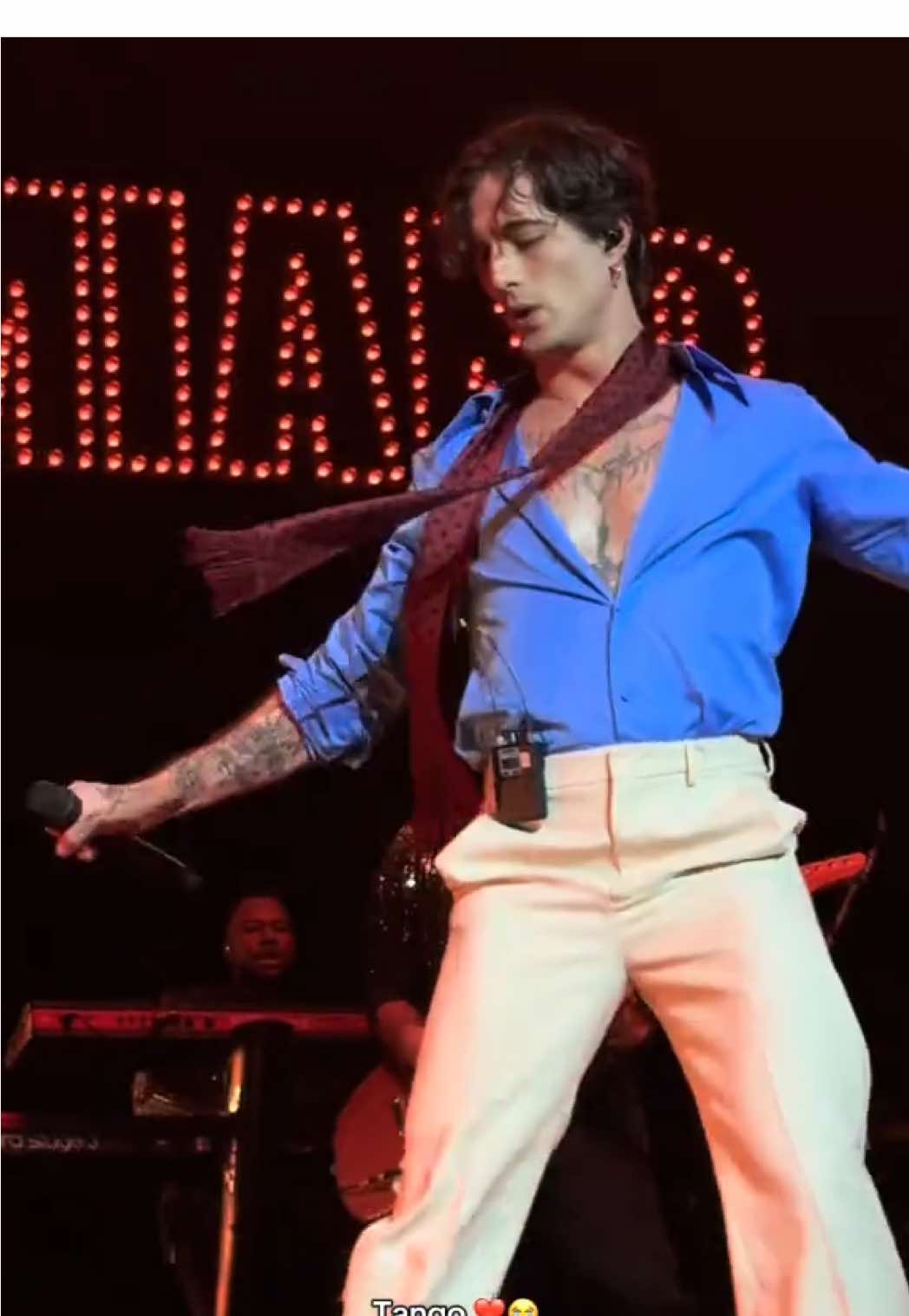 Tango of my life 🫠❤️  I love the abundance of pirouettes in this tango 🪩💃🩰#damianodavid #tango #funnylittlefearstour #milano #mediolan @Damiano David 