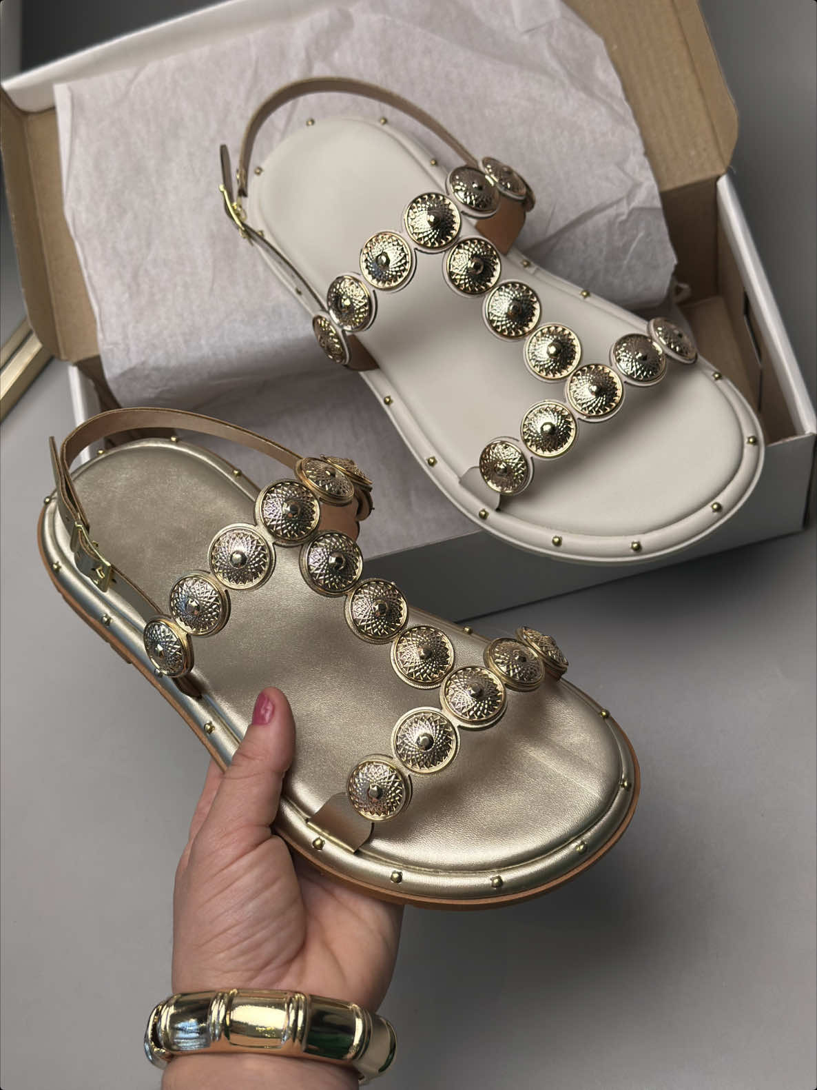 PAPETES MOEDA • disponível link da Bio • #calcadosfemininos #sandalia #calcados #papete 