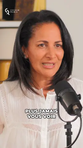 ✨ Ce message doit être entendu par beaucoup ✨ On a tous déjà eu un complexe… mais parfois, ce qu’on veut changer, c’est justement ce qui fait notre beauté. Sauvegarde cette vidéo si tu t’es déjà senti(e) différent(e). Partage-la pour rappeler aux autres qu’on mérite tous de s’aimer tels qu’on est 💛 #confianceensoi #acceptdesoi #developpementpersonnel #histoiredemavie #amourdesoi        