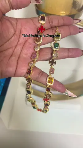 This necklace is so pretty. #necklace #jewelry #accessories #affordablefashion 