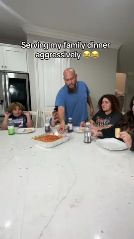 Actively sharing food #funnyvideo #scarecam #prank #funny #fyp 