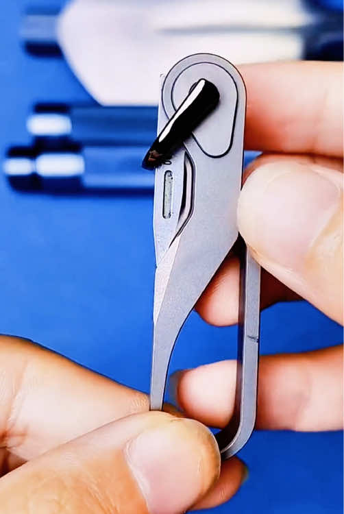 Do you want one?#fyp #hakatoy #keychain #keychainknife #gadget 