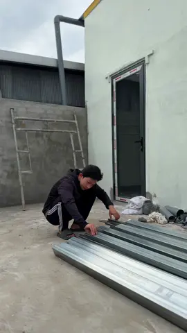 Em sẽ che thêm cái mái bên này #xitthommieng #hobebar 