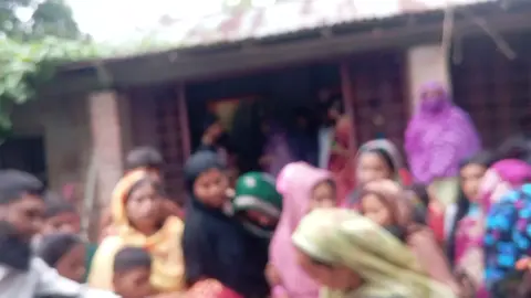 আমার একটা বিয়ে করায়ে দেও জোর করে হলেও 