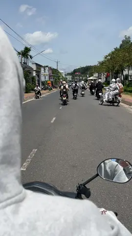 2 nữ sinh bất ngờ đi về nhà sau 5 tiết học @qn #divenha #xuhuongtiktok #tiktok 