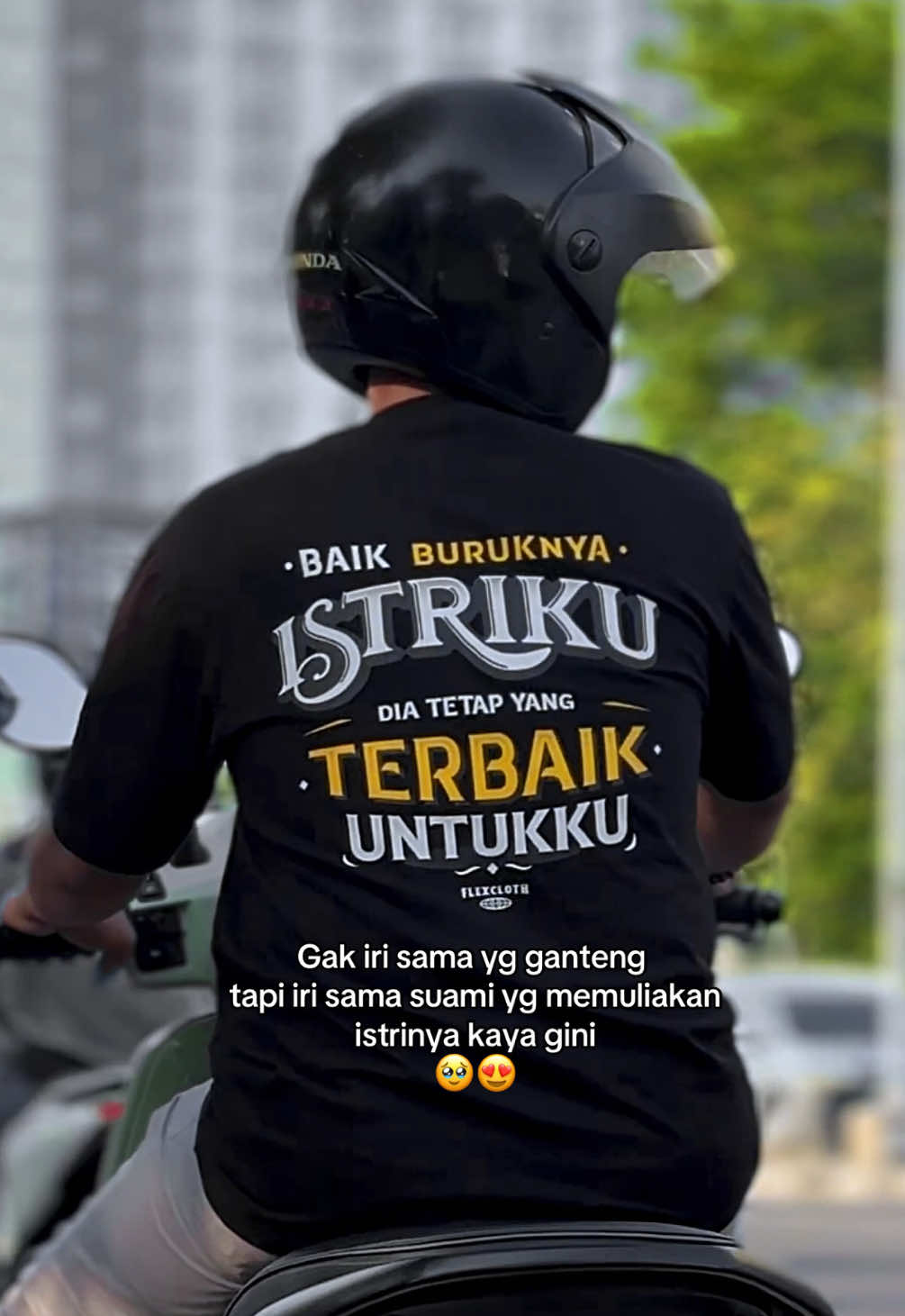 Jujur iri banget sama ketulusan mas nya, yg jadi istrinya pasti bahagia banget☺️ #bajupria #kaosviral #suamiidaman #istritercinta 