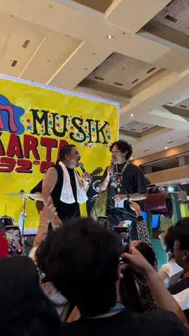 Tiba tiba dipaksa nyanyi  @SynchronizeFest 