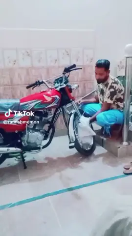 #FOURYOU🤞😎 TIKTOK VIDEO 📷  MAIN AGAR KARORPATI BHI BANAA TO EK 125 ZARUR RAKHUNGA KYUNKI VAH HAMARI GARIBI KA V8 HUA KARTA THA🫵❣️ 
