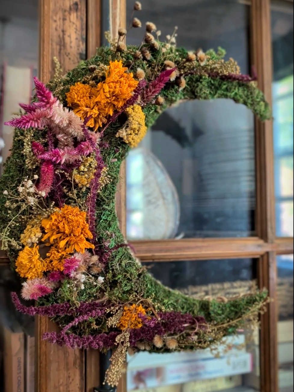 Nature Weaving Flower Moon from The Big Book of Fantasy Kid Crafts 🌙 This craft is a favorite from my book. It pairs beautifully with dried florals to create a moon that looks right at home in a witch’s house! Full instructions and template are available in The Big Book of Fantasy Kid Crafts! #kidcrafts #easycrafts #cardboardcrafts #halloweencrafts 