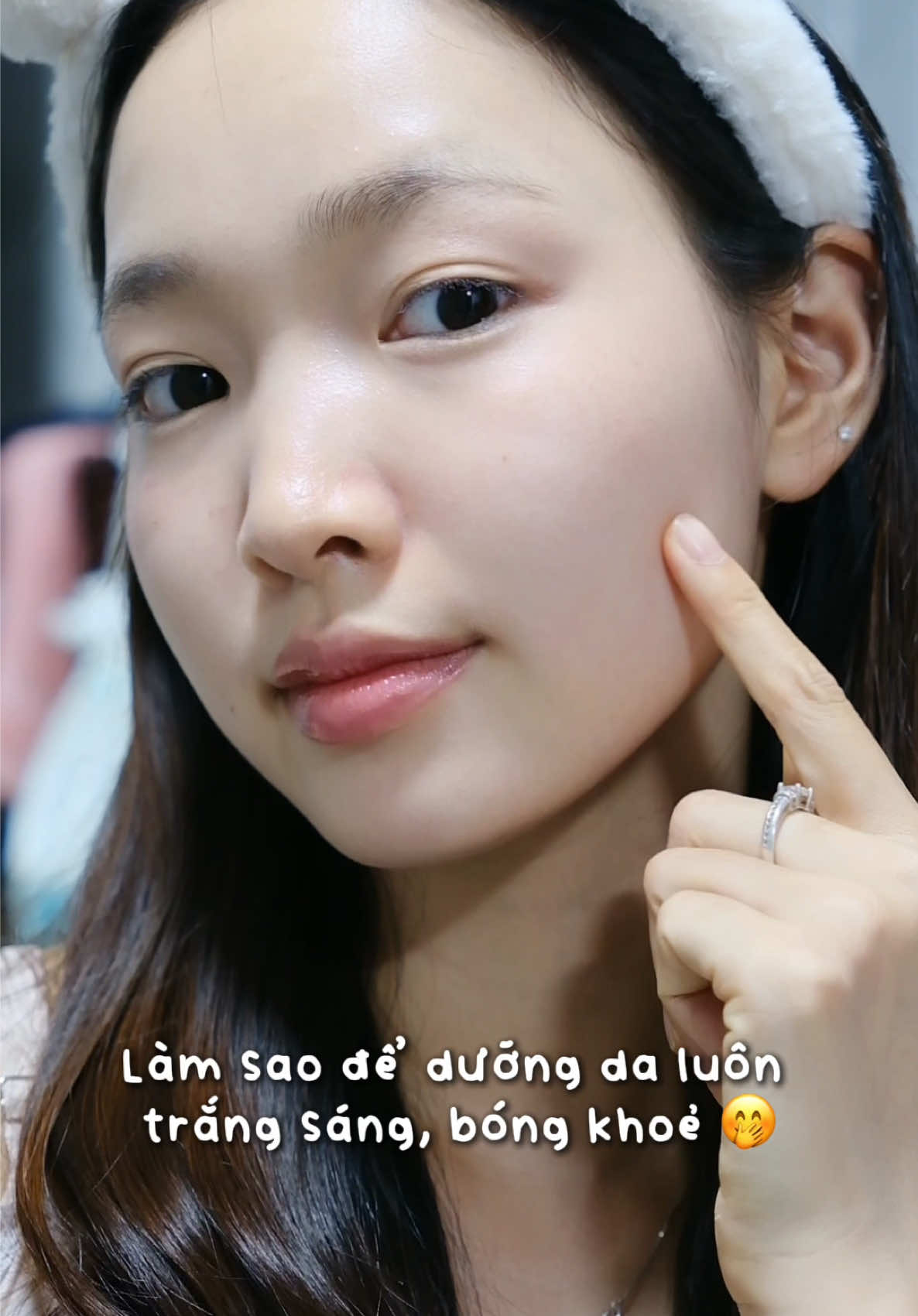 Trộm vía chăm skincare nên da mặt luôn bóng khoẻ nè 💕   #tinhchatsangdaCarslan  #Carslan7ngaysangda #Carslan #duongsangda #Carslanserumbrightening