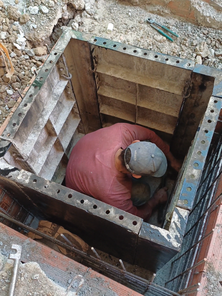 اسرع طريقة إنجاز قنوات الصرف الصحي و البالوعات  réalisation de l'assainissement  #experts #batiment #entreprise #construction #beton 