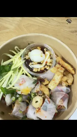 Bánh tráng cuốn trộn ngày mưa 