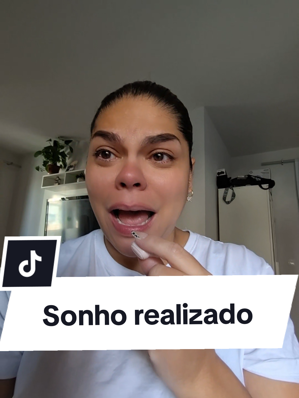 Hoje não vou dividir o vídeo,  vou dividir minha alegria com vcs 🥰 . Eu sempre falo nas livres, não desista do sonho de vcs, é difícil,  mas não é impossível!  cadê as pessoas que diziam que não era para vir?  cadê quem dizia que eu era injusta,  quem me julgou? Deus tem sido fiel!  #sonhosdedeus #brasileirospelomundo🇧🇷 #econimizardinheiro #foryoupage #fouryou 