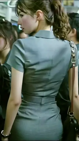 A fully-loaded tram #tram #aigirl #gohome 