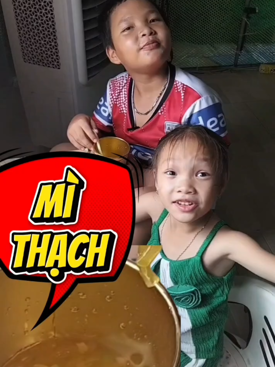Kệ nhắm mắt ăn mì thạch luôn #giaitri #xuhuongtiktok 