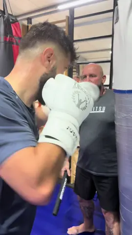 L-a luat tare din prima @Justițiarul de Berceni @Zmara BJJ 