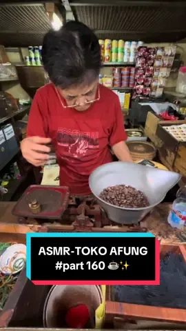 Lanjut lagi guys… suara gilingan kopi emang gak pernah gagal bikin rileks 😌☕️ dengerin sampe habis ya #tokoafung #coffeetime #fyp #asmr #kopitradisional 