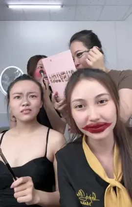 Mấy pà thấy tụi tui shao???😂😂#xuhuong #makeup #vinhlong #QuynhMaimakeup