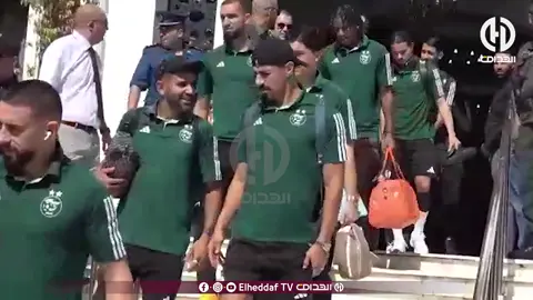 محرز و بونجاح راهم يتفاهموا على الخطة باش يسجلوا في مرمى منتخب الصومال ... إن شاء الله