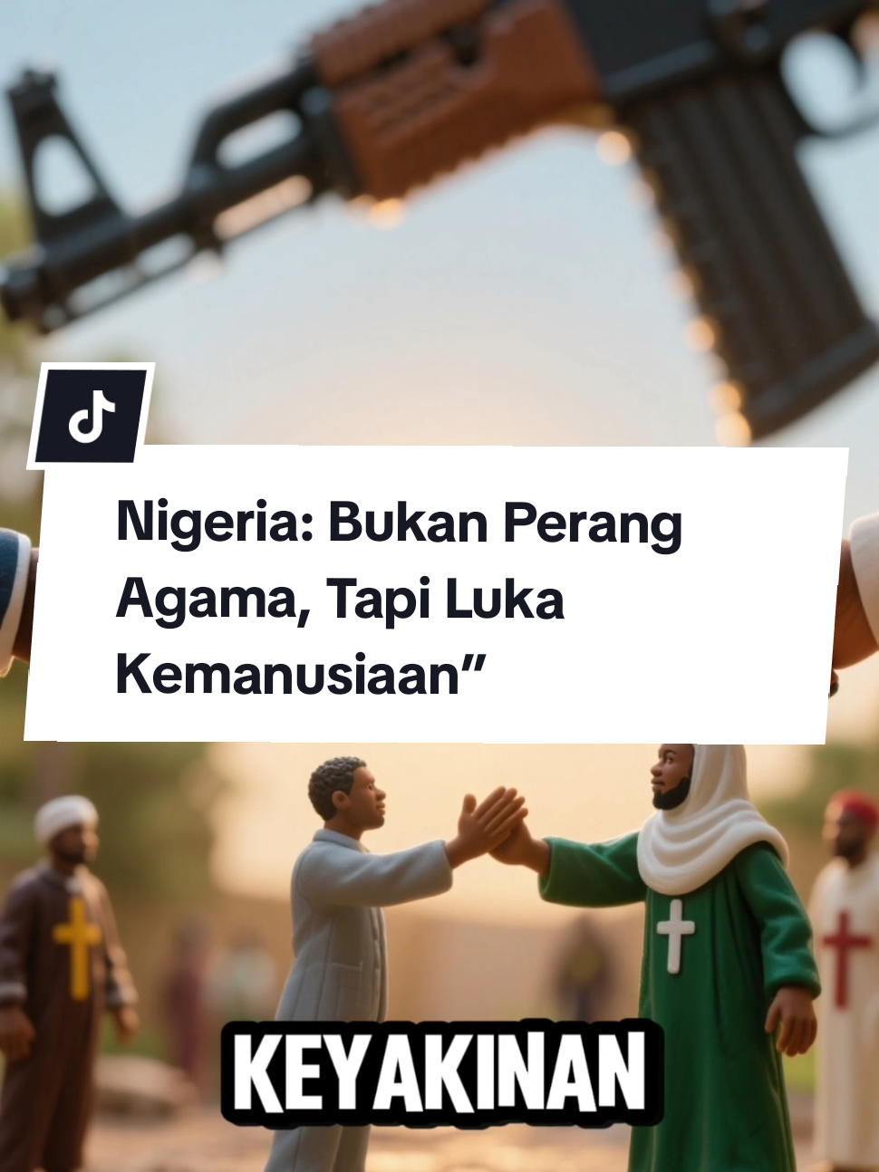 Banyak orang salah paham tentang apa yang terjadi di Nigeria. Konflik di sana bukan perang antara Islam dan Kristen. Faktanya, banyak juga masyarakat Muslim yang jadi korban, bahkan kehilangan keluarga dan tempat tinggal karena serangan kelompok ekstremis. Kelompok seperti Boko Haram dan milisi lain sering memakai nama agama, padahal tindakan mereka bertentangan dengan ajaran Islam dan kemanusiaan. Di sisi lain, warga Muslim dan Kristen justru sering saling melindungi di tengah kekacauan. Sayangnya, media internasional jarang menyorot karena minim kepentingan politik dan ekonomi di wilayah Afrika. Akibatnya, publik dunia banyak yang dapat informasi setengah-setengah, dan mudah menganggap satu agama sebagai pihak bersalah. Sebelum menilai, pastikan cari sumber yang terpercaya, dari lembaga berita independen atau laporan kemanusiaan resmi — karena kebenaran nggak selalu muncul di berita yang paling viral. #DoaUntukNigeria #PeaceForAll #StopTheHate #SemuaDarahSamaMerahnya #prosesiniyuk 