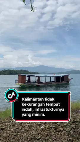 Kalimantan masih banyak menyembunyikan keindahan alam tapi Infrastrukturnya yang masih minim, semoga tempat indah tidak punah oleh tambang dan sawit yg lebih cepat gerakannya. #alamkalimantan #surgatersembunyi #tanahkalimantan #petakdanumitah #borneounlimited 