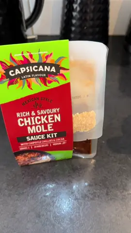AD @Capsicana have ABSOLUTELY smashed it with this Chicken Mole sauce kit, insane flavours and so simple to make! Grab yours from Tesco’s now👌🏼 #ad #capsicana #chickenmole #freshlatinvibe #quickmeals 
