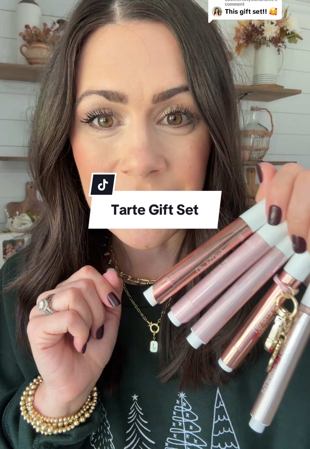 Replying to @Jodi | Southernstyleandhome 5 full size Tarte lip gloss, lip plumpers, and lip mask. Such a great deal! #tartecosmetics #tartegiftset #giftset #BeautyGifts #tartemaracujajuicylip 