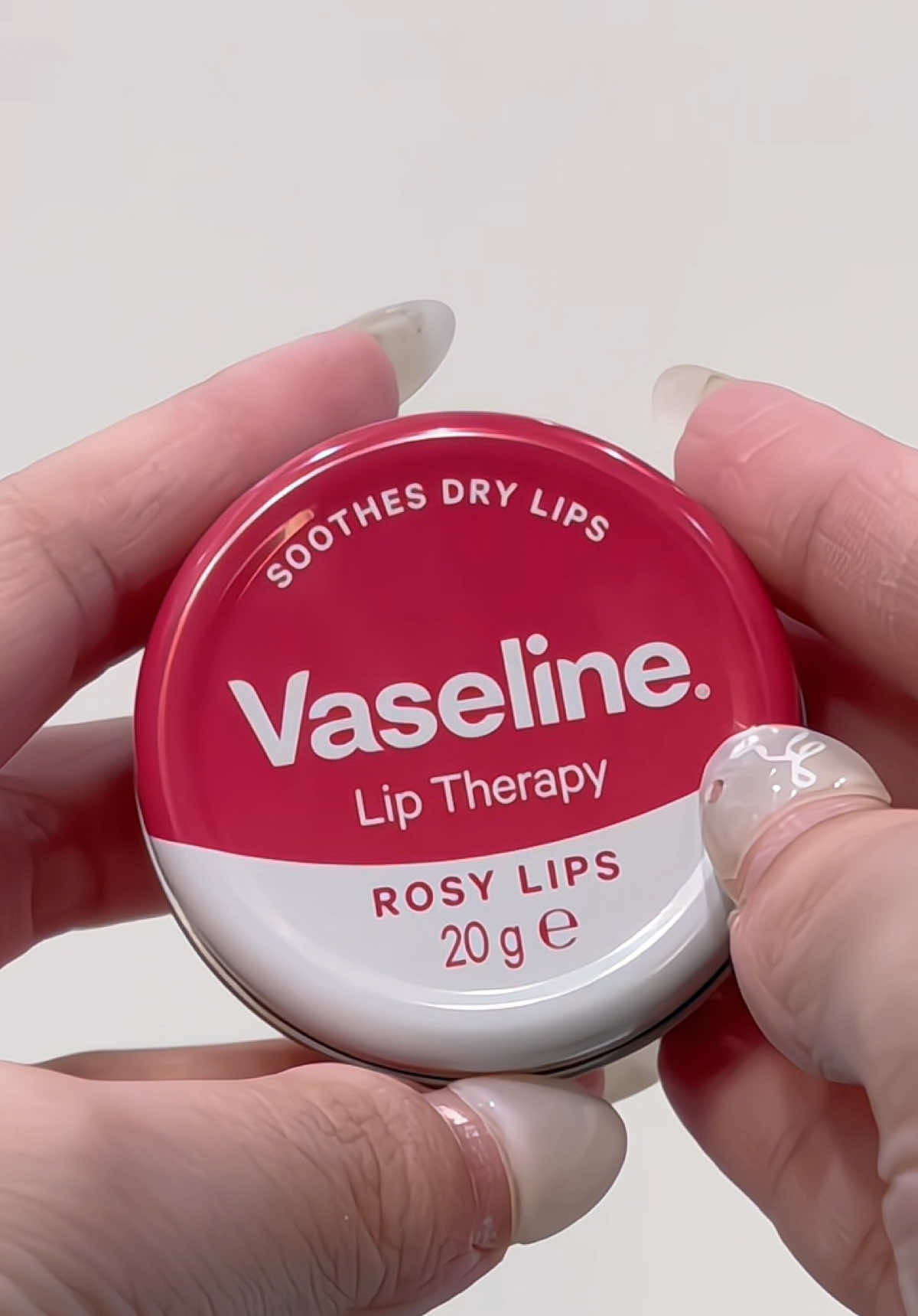 Dưỡng ẩm môi Vaseline dùng thích mà được lâu lắm á #duongam #vaseline #skincare #skincareviral #skincaretips 