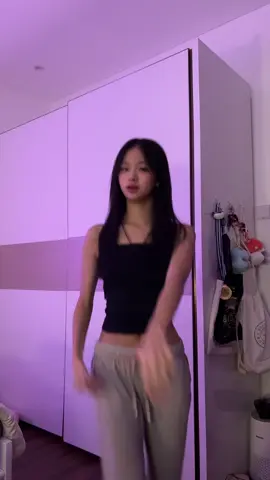 i won’t lie i’m falling hard… #wlw #relatable #fyp #viral #dance 