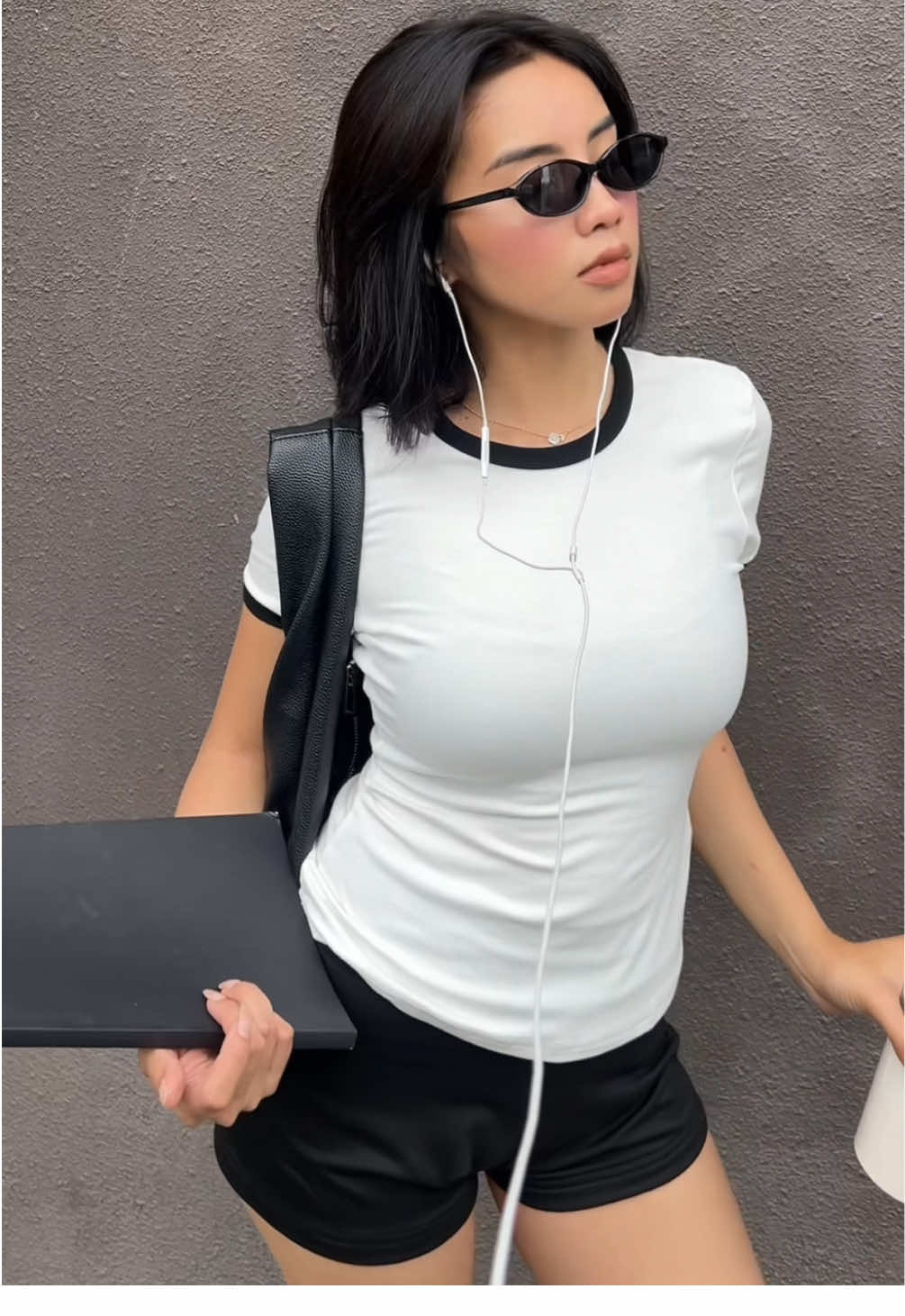 a ringer tee so easy, it basically styles itself 🩶